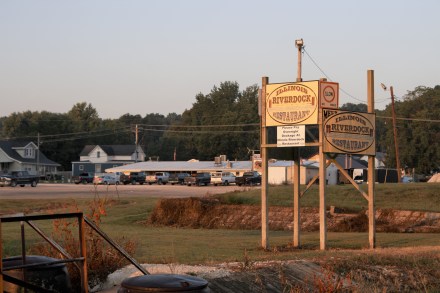 014 (2)Riverdock Restaurant Hardin